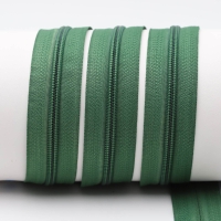 Endlos Reißverschlüsse lose - pro Meter - Spirale (5mm) wiesengrün