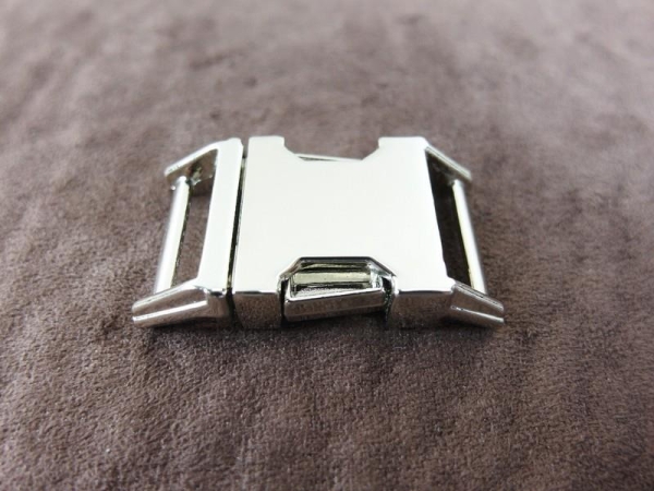 Steckschnalle aus Metall / Metallschließe 15 mm/ gewölbtes Modell/ silber