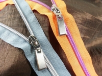 Endless zippers model "Brilliant" No. 7 / with silver spiral / light gray-silver