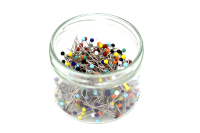 Glass head pins 90g in a glass tin (approx. 490 pieces)...