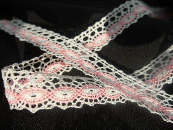 Bobbin lace pink
