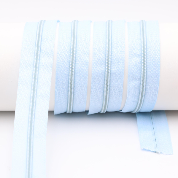 Endless zippers loose - per meter - spiral (5mm) sky blue